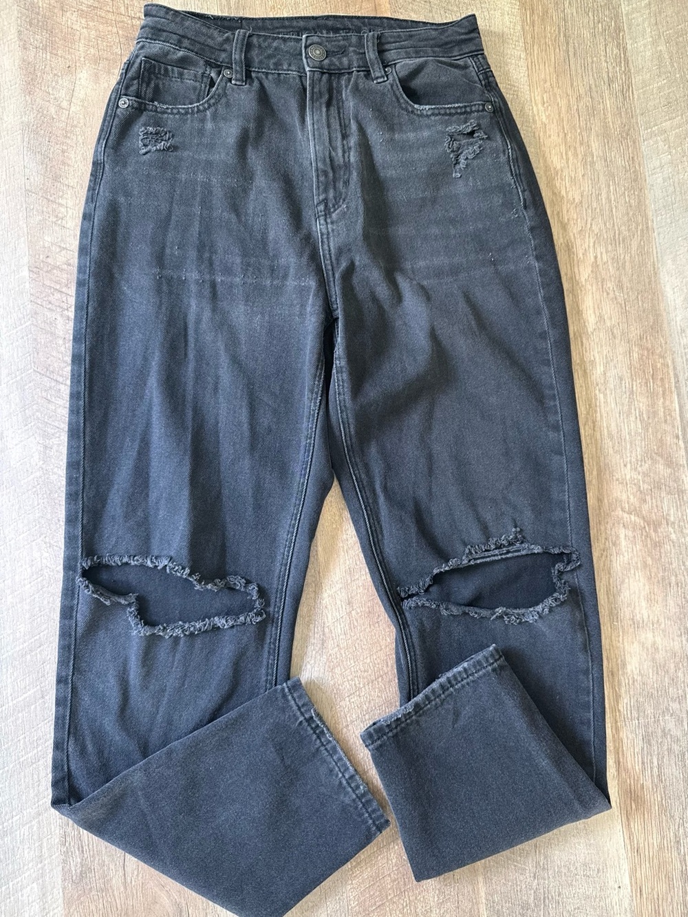 American Eagle High-Rise Distressed Mom Jeans | Women’s Size 0/Regular